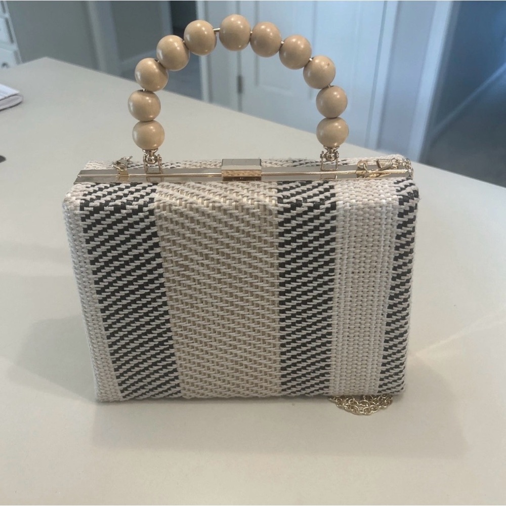 Elegant Beige and Black Handbag